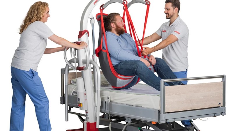 molift-mover-300-rgosling-mb-user-2carers.jpg