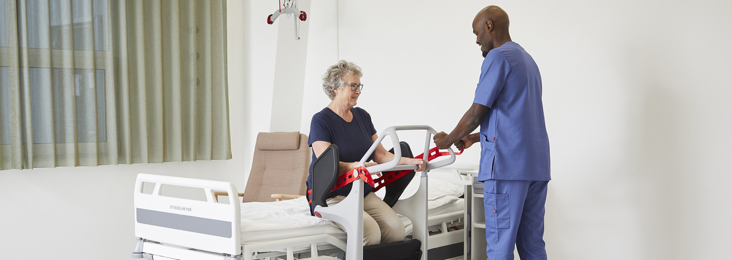 Molift Transfer Pro_Molift Assist Sleeve Wide_Hospital (2)_web.jpg