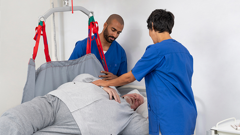 Molift RepoSheet_bariatric patient with carers copy.jpg