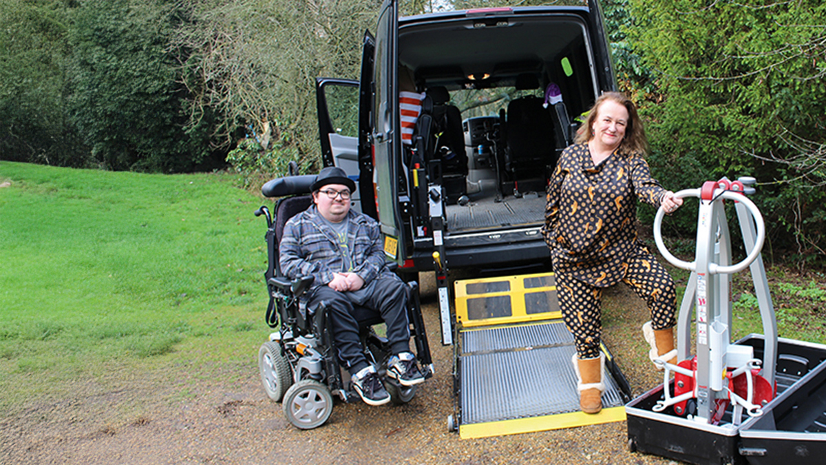 /globalassets/0-international/0-discover-sections/patient-handling/molift-smart-150/case-story-phillip_1200x675.jpg?width=1280&Quality=90&rmode=max&scale=down