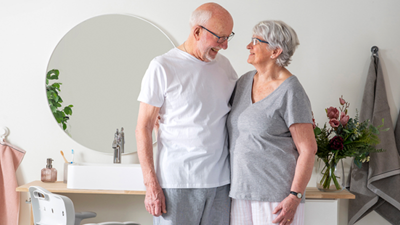 /globalassets/0-international/products/bathroom-aids/campaigns/bathroom-safety/assistive-image-1_4.jpg?width=1280&Quality=90&rmode=max&scale=down