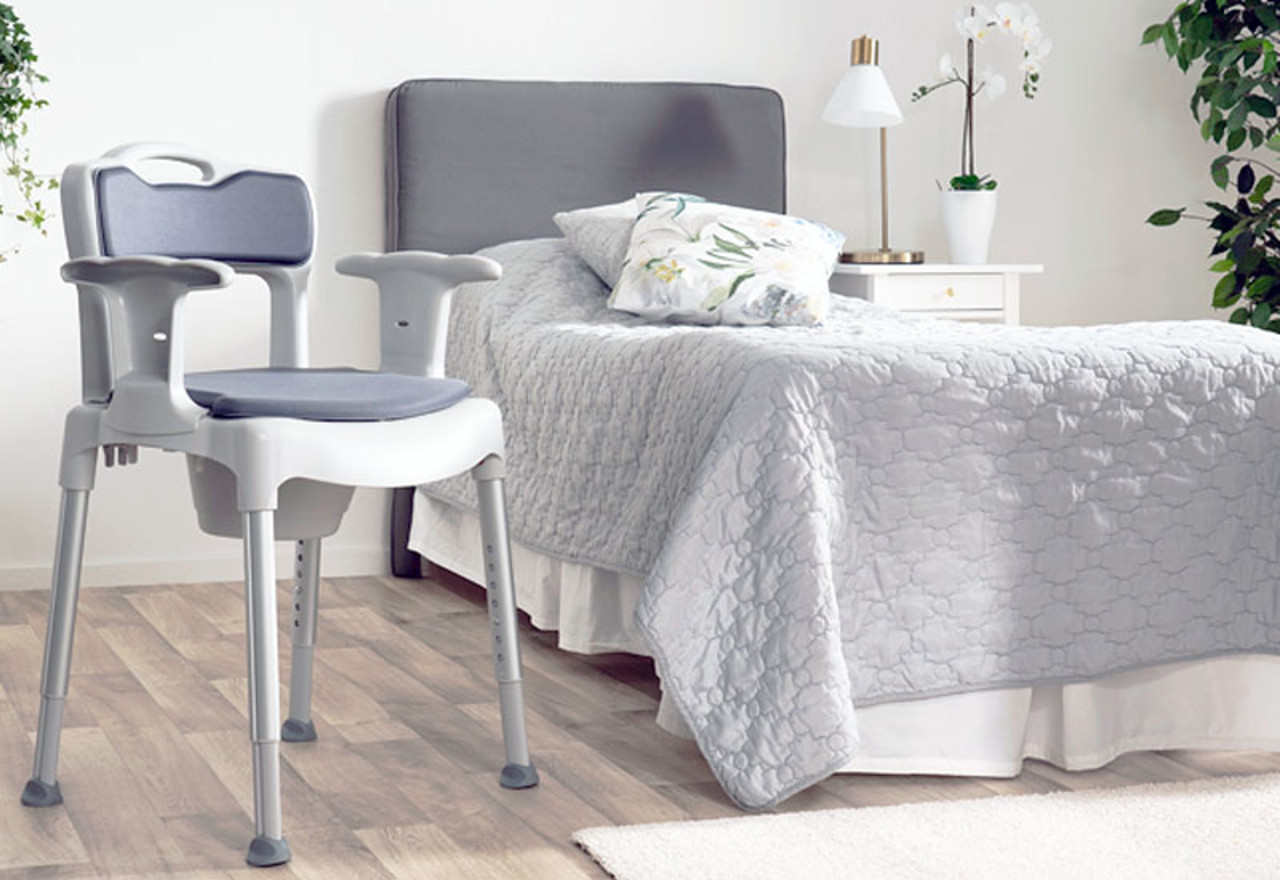 /globalassets/0-international/products/bathroom-aids/campaigns/bathroom-safety/in-the-bedroom-2.jpg?width=1280&Quality=90&rmode=max&scale=down