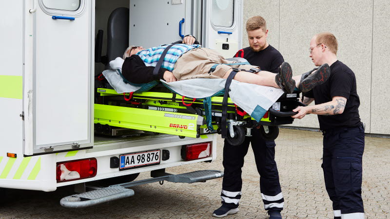 HoverTech Ambulance paramedics06.jpg