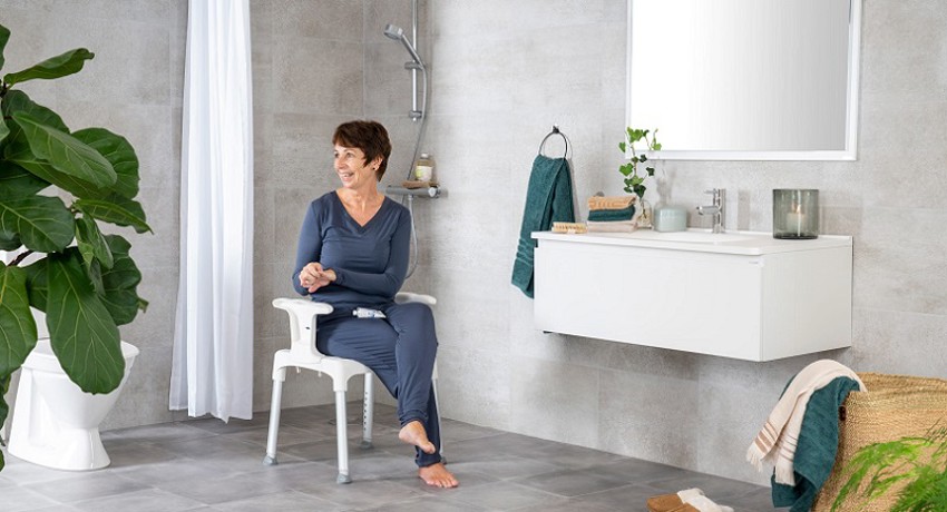 Etac Swift showerstool_environmental_2010210122 800.jpg