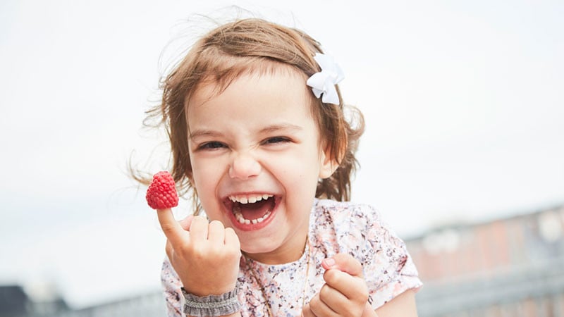Girl-raspberry-800x450.jpg