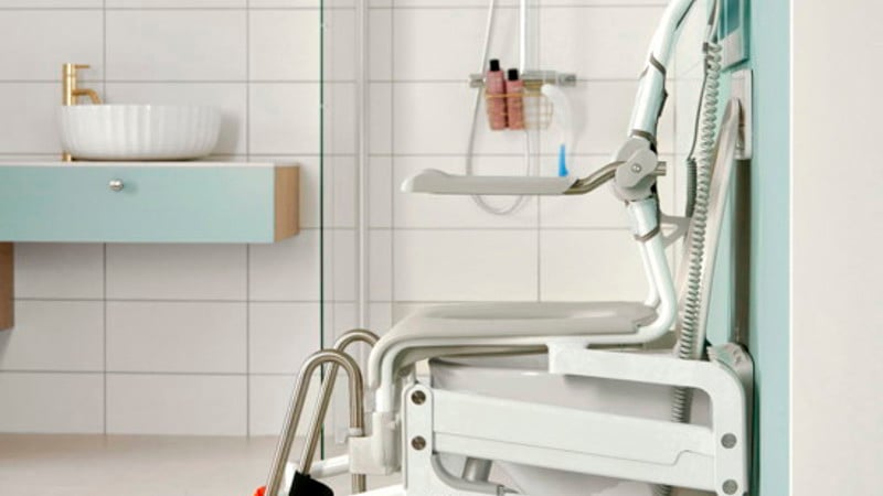 etac-alto-upright-back-upright-head-support-feature.jpg