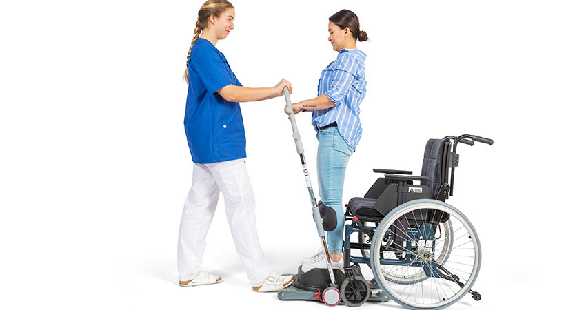 5725_Molift-Raiser-Pro-Block_user-and-carer-850x450.jpg