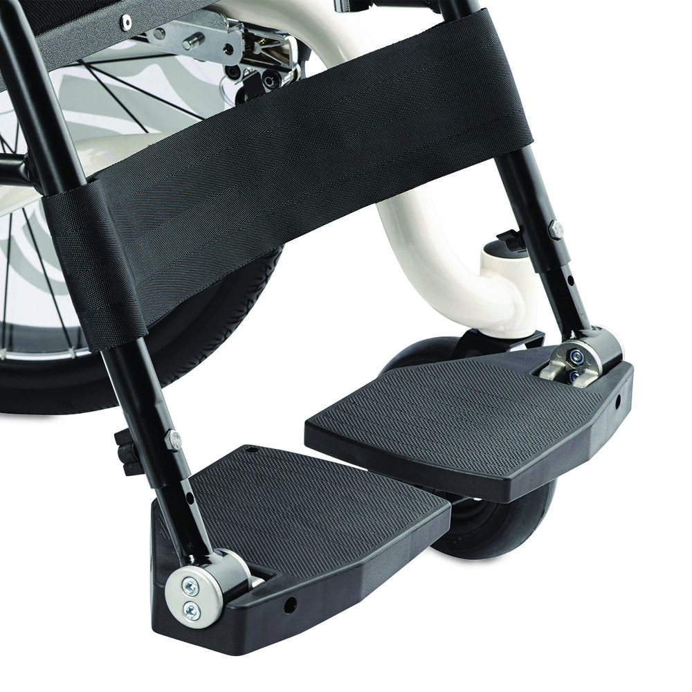 Calf support for centrally mounted foot plate