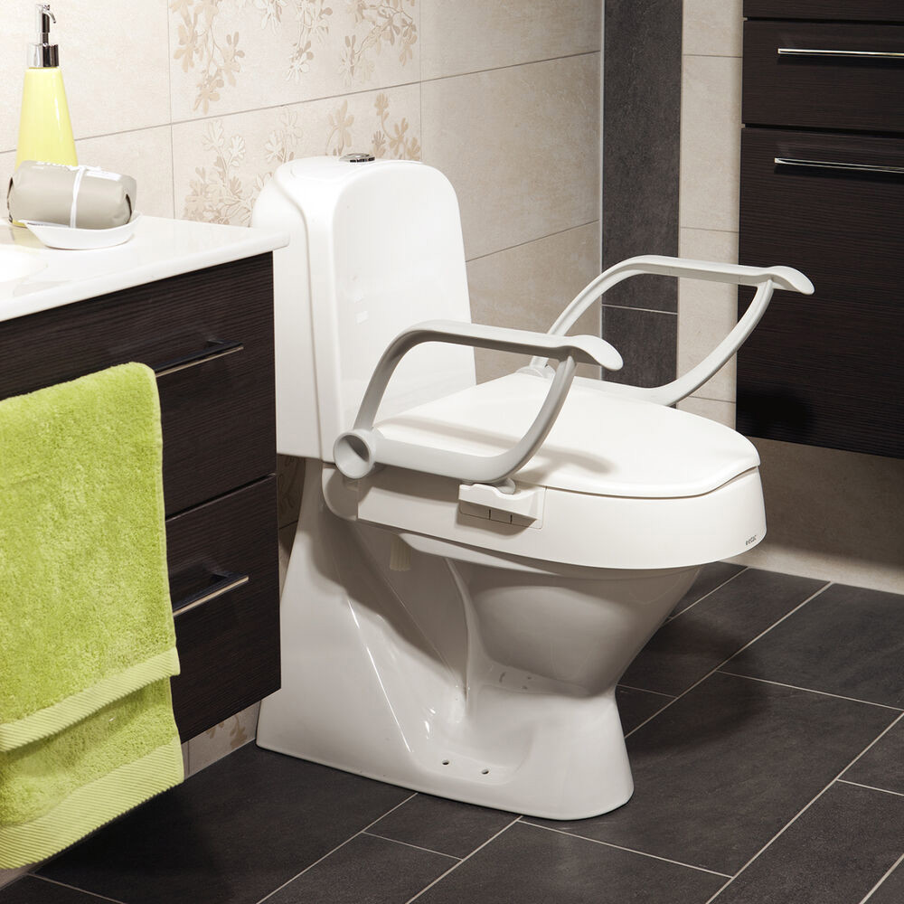 It has a discreet and soft design to blend in with the bathroom interior.