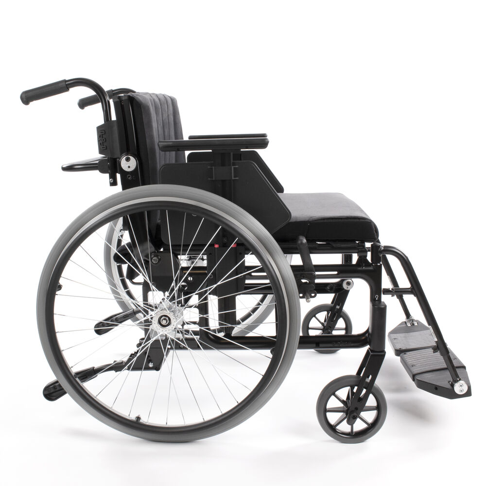 etac-cross-5-wheelchair-XL-blue-short-armrests-sideview_576520.jpg