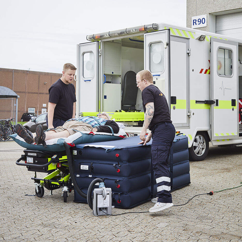 HoverTech Ambulance paramedics04