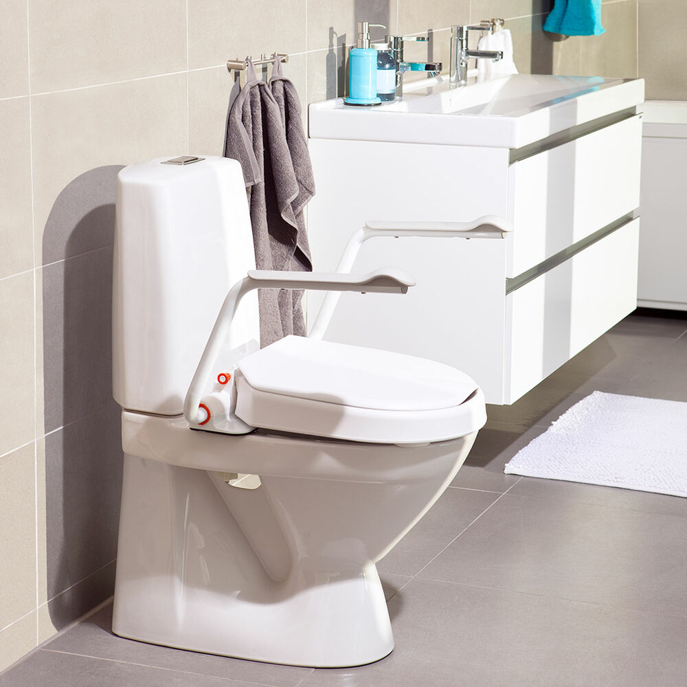 Hi_Loo_6_grey_product_in_envirionment1