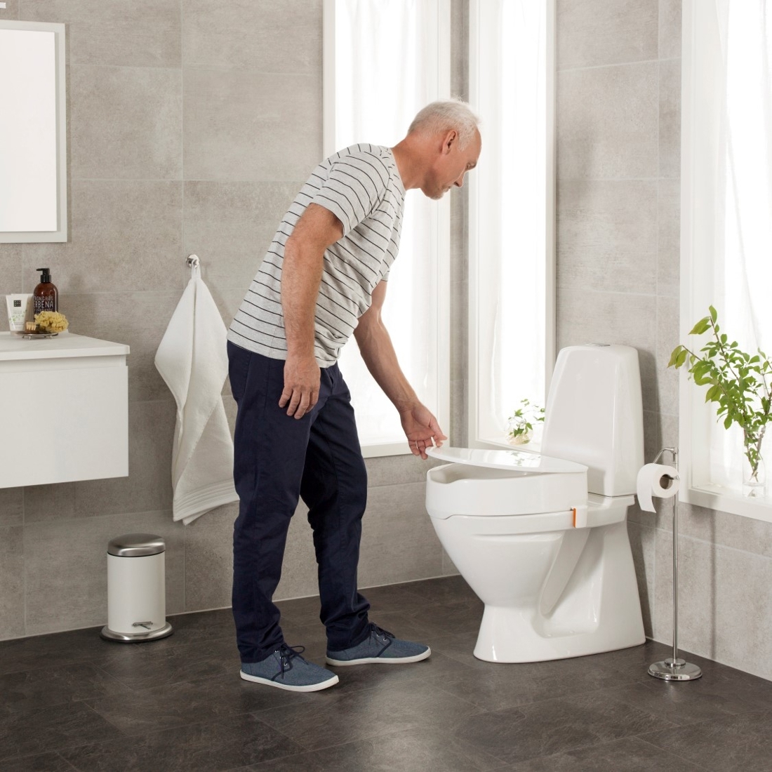 Etac My-Loo with brackets with man web