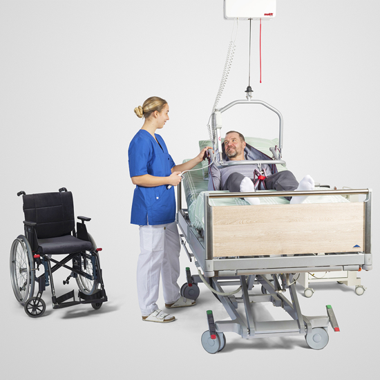 Molift Air Tilt_user in bed.jpg