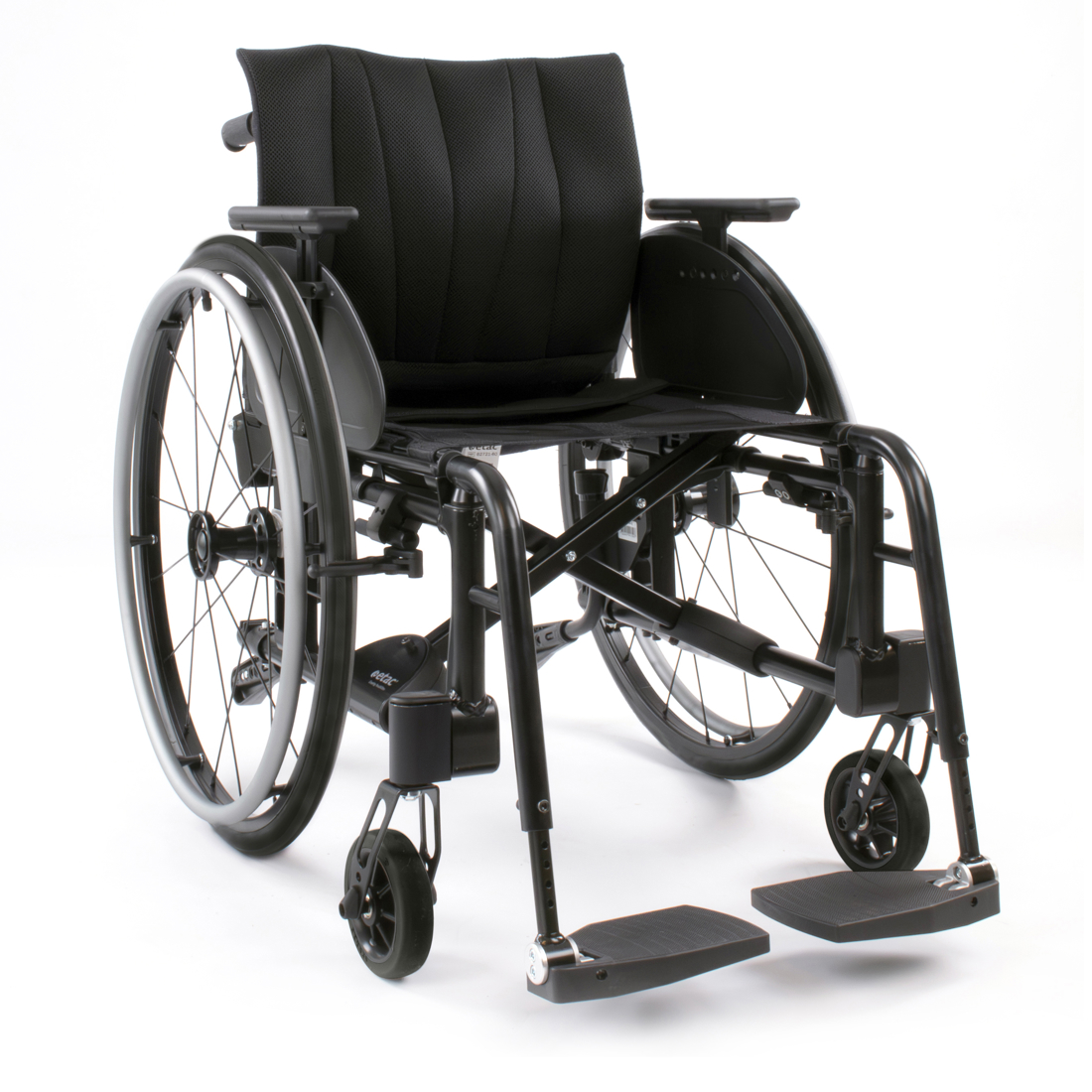 Crissy_bl-caster - tire.jpg