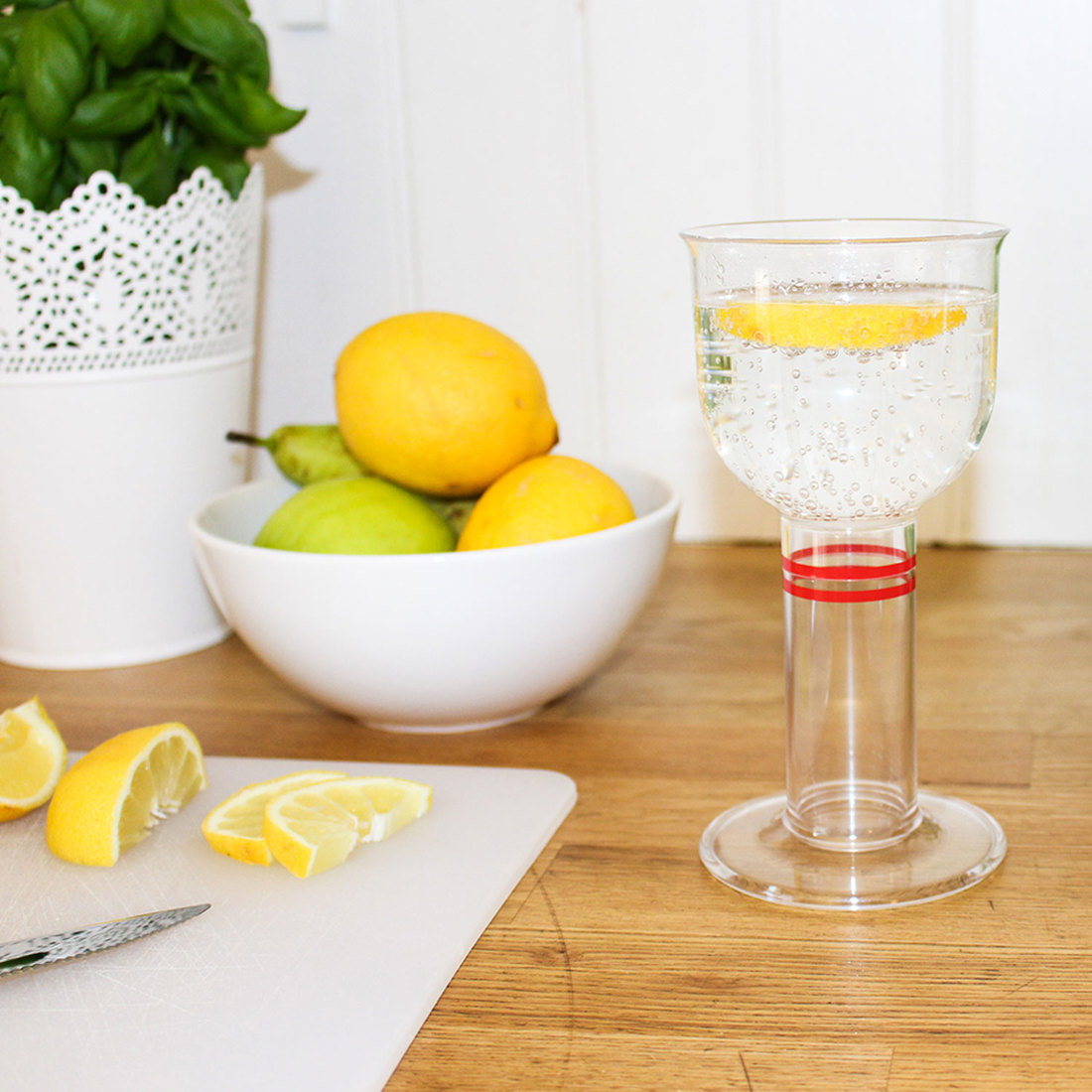 Etac-Tasty-Glas-lemons.jpg