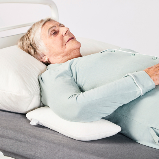 Immedia LeanOnMe Mini old lady in bed