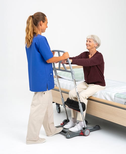 Molift Raiser Pro - carer and user at hospital
