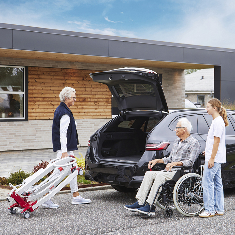 Molift Smart 150_Transport in car (7)_web.jpg