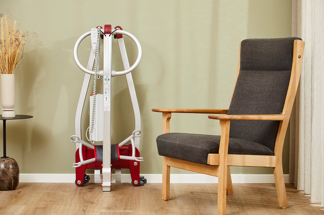 Molift Smart 150 folded in home environment