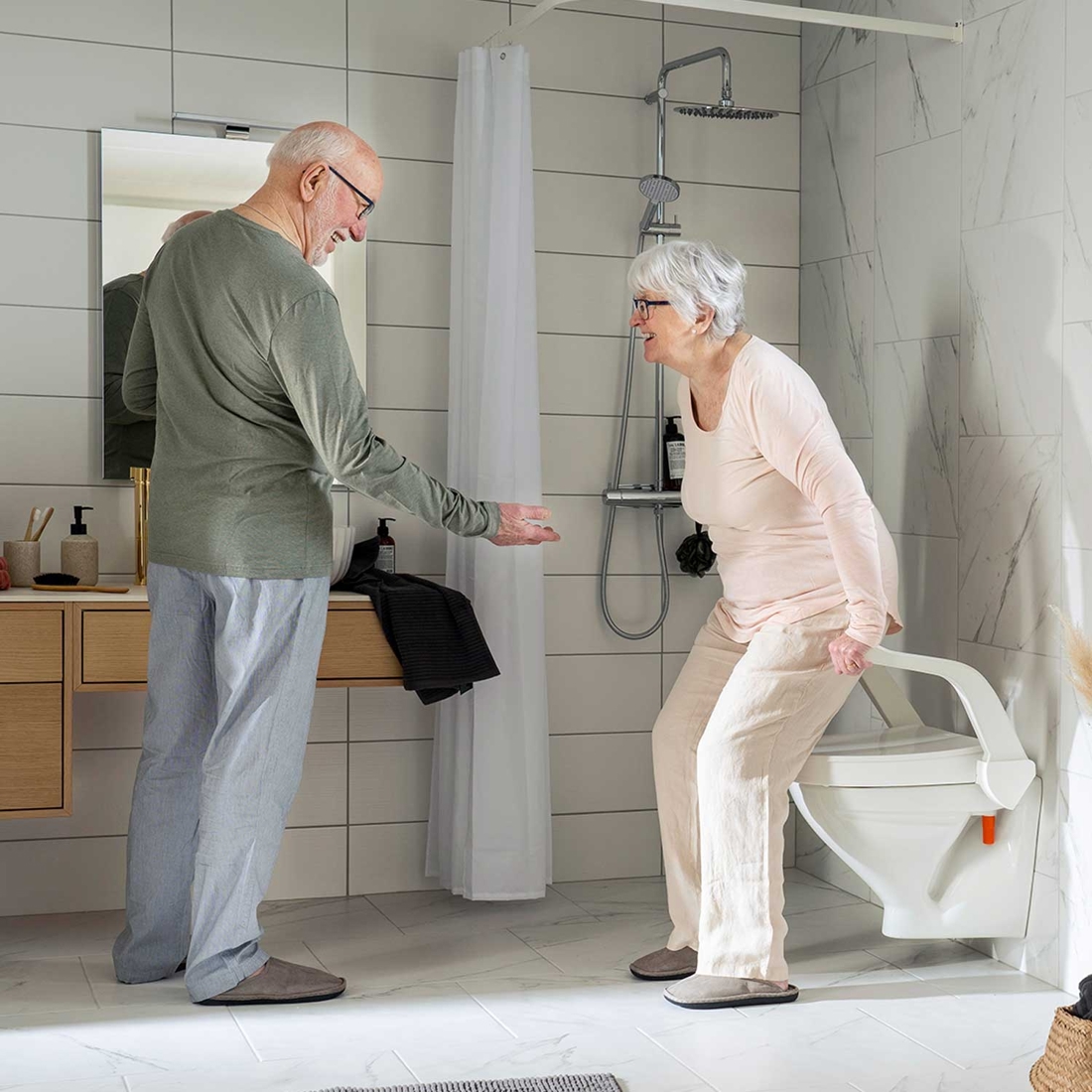 My_Loo-fixed-couple