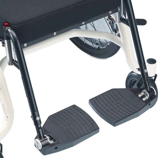 Parted footrests