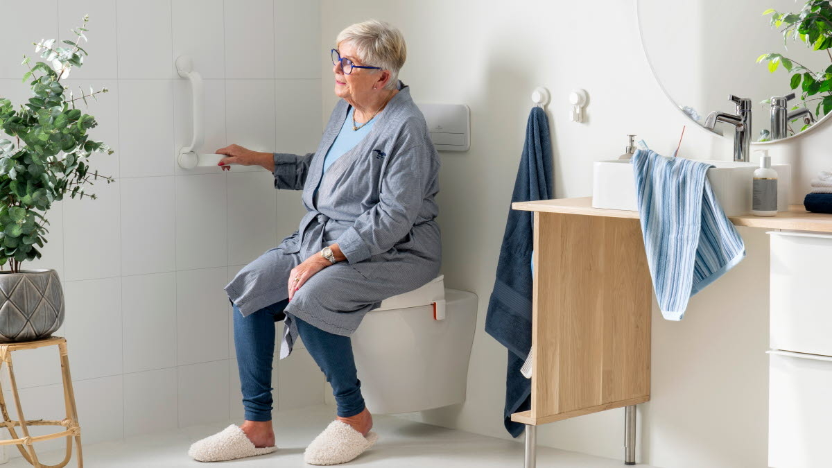 Etac Bathroom Safety Supportive Solution (16).jpg