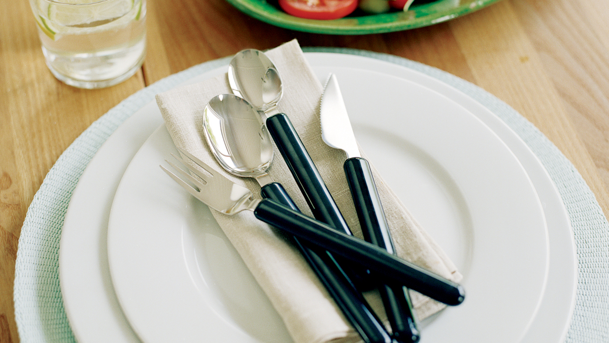 Hero image Light thin handles.jpg