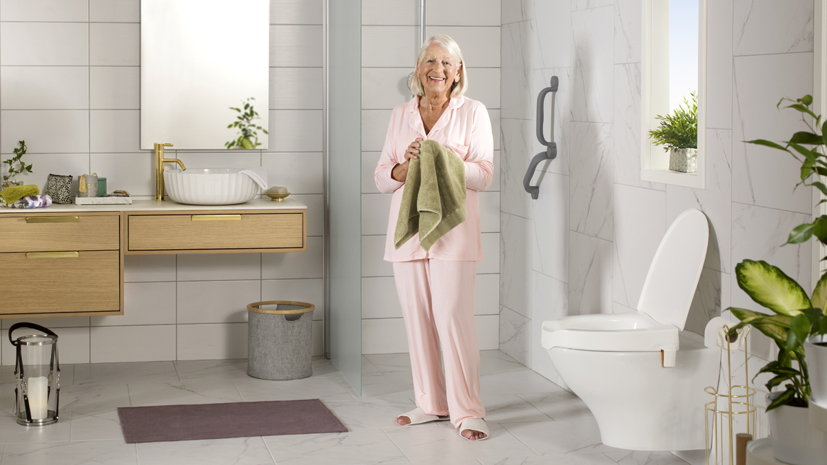 Hero image My-Loo brackets.jpg