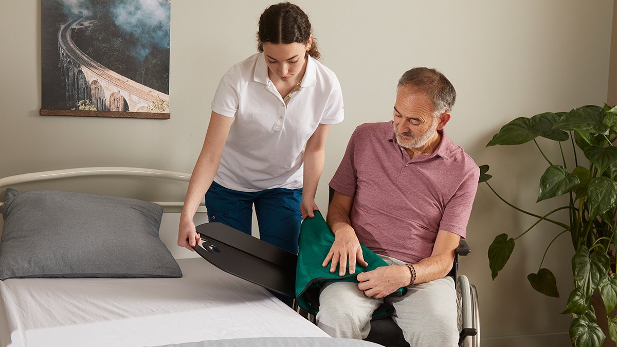 Immedia Swan Transfer from wheelchair to bed