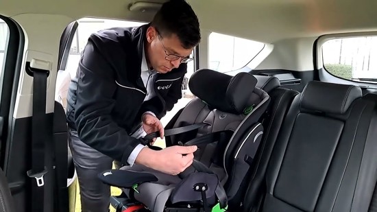 Hoe plaats je Stingray i-Light in de auto?