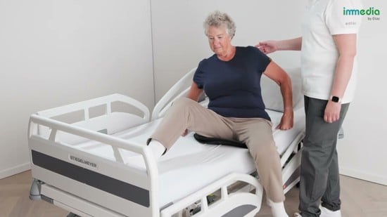 See how EasyTurn can facilitate getting into bed.