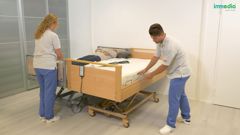 How to transfer from bed to bed with drawsheet