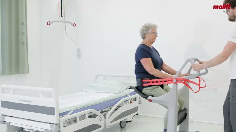 Extra ondersteuning bij het opstaan ​​of gaan zitten en tijdens transfers met Molift Transfer Pro
