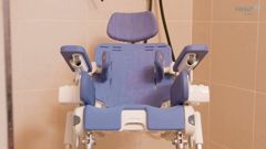 Flamingo Curo modern and adaptable toilet and bath chair