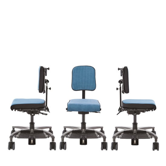 The swivel function can be operated by the user by simply lifting the handle underneath the seat. Making transfers in and out of the seat simpler.
