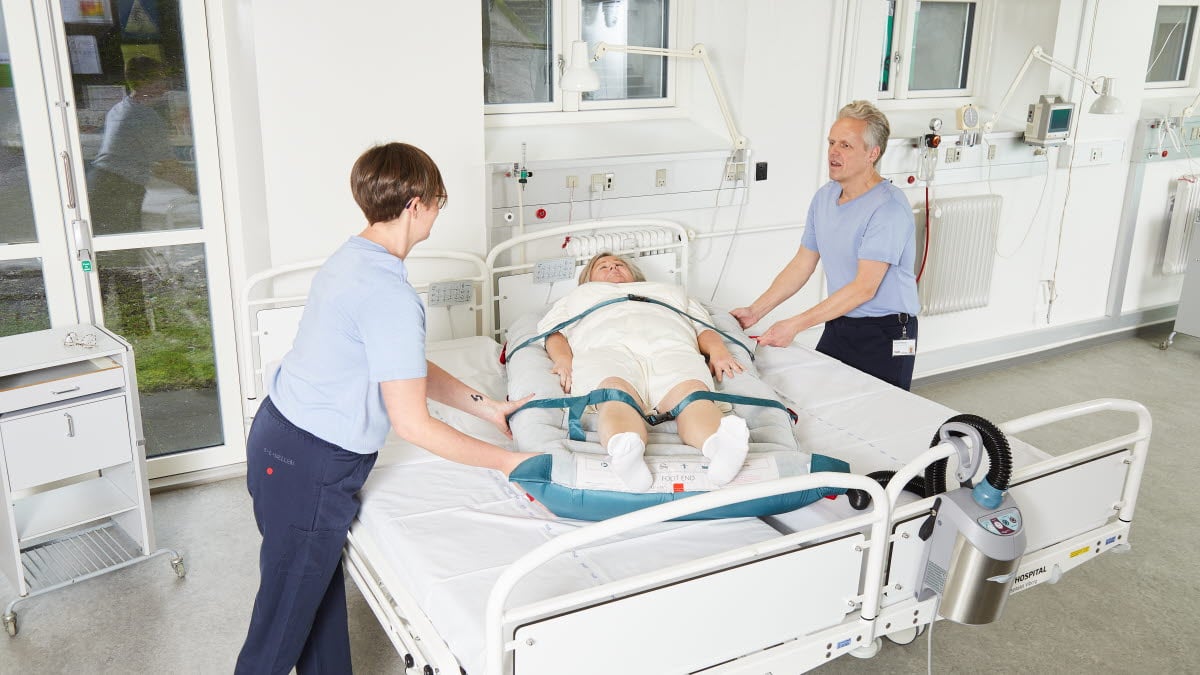 /imagevault/publishedmedia/64l6oet025qrpdq0ysus/HoverMatt_SPU_Transfer_between_beds_-6-.jpg