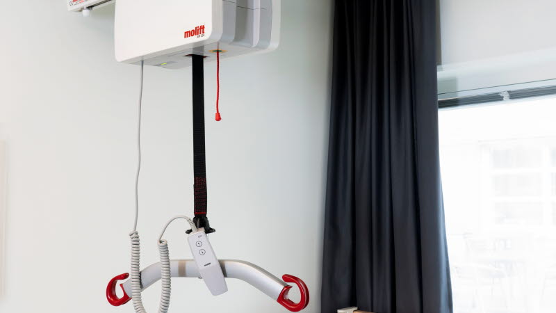 Molift Air - Hvordan løfte fra seng til rullestol