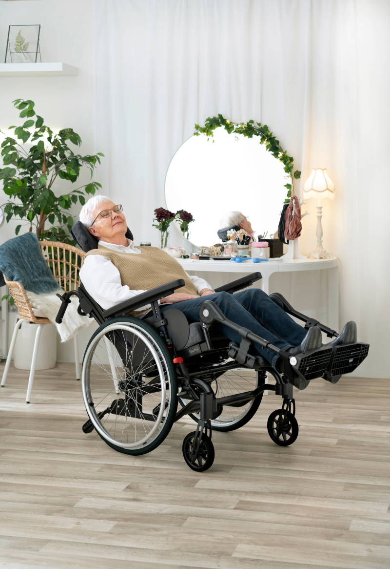 /imagevault/publishedmedia/pft1p1ky2q7vmpdb4p6e/7251_ETAC_Prio3A_environment_mirror_recline2.png